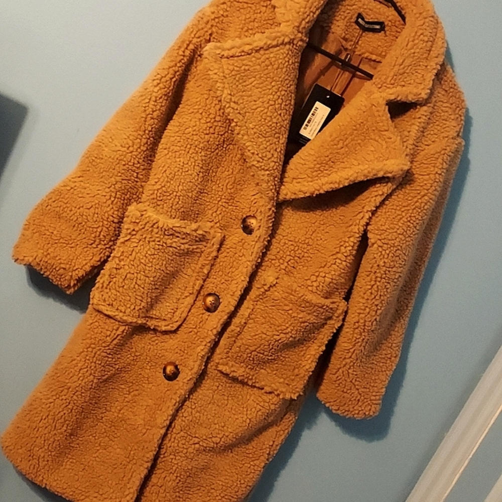 PRETTYLITTLETHING Long 🐫 Coat Size 4; NWT‼️🙂